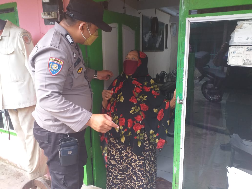 Tingkatkan Sambang, Bhabinkamtibmas Malimongan Tua ajak Warga Jaga Kamtibmas