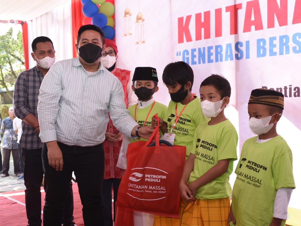 Elnusa Petrofin Gelar Khitanan Massal untuk Anak-anak