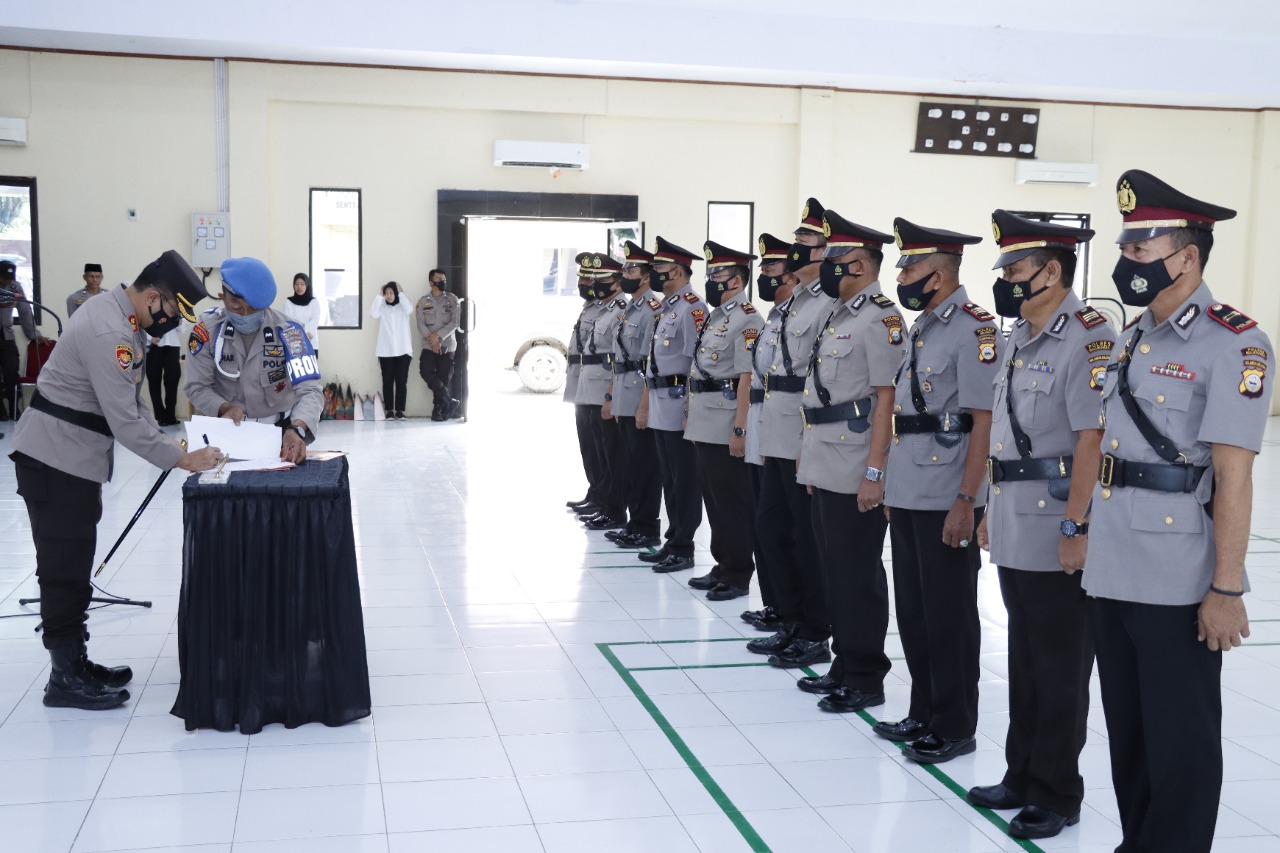 Kapolres Pimpin Sertijab Perwira Polres