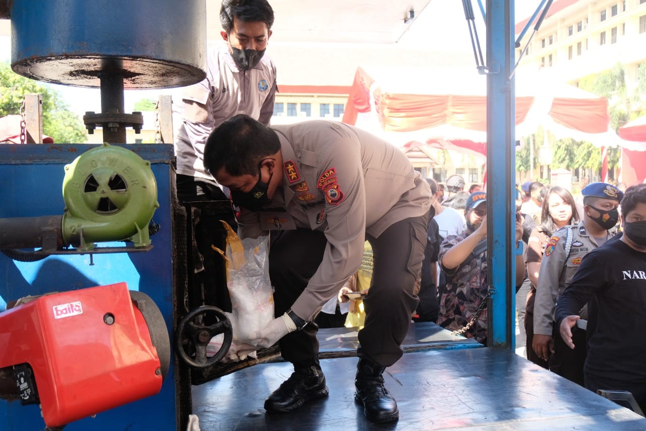 Polda Bakar  24 Kg Sabu Siap Edar