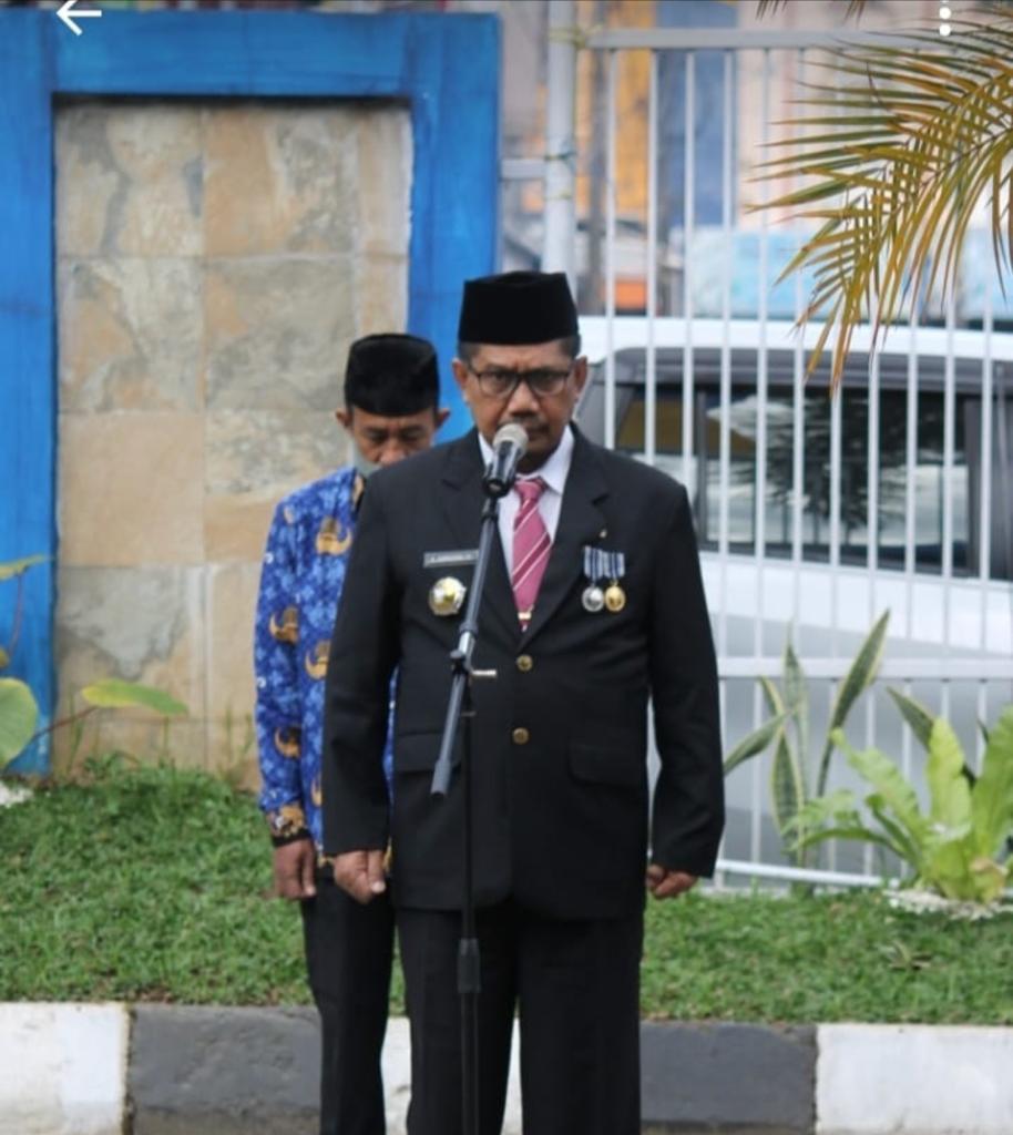 Aminuddin Tarawe Pimpin  Upacara HUT RI ke-77 di Disdikbud