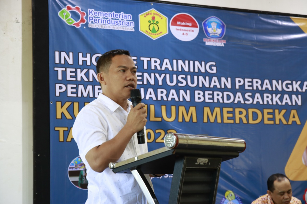 SMK SMTI Makassar Gelar In House Training Penerapan Kurikulum Merdeka