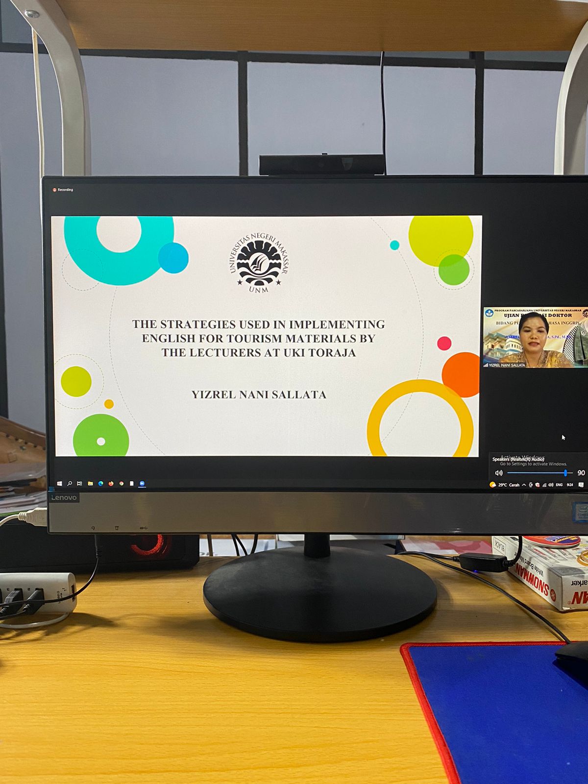 Kaji Strategi Implementasi Materi English for Tourism, Dosen UKI Toraja Raih Doktor di UNM