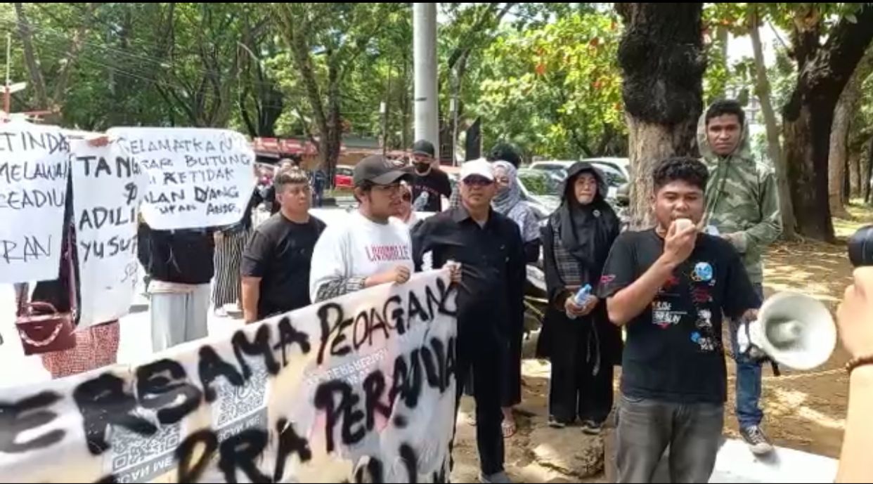 Praperadilan AY Diwarnai Aksi Demo