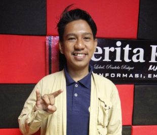 Awalnya Dilarang Orang Tua,  Kukuh Kuliah Demi Jadi Pembeda