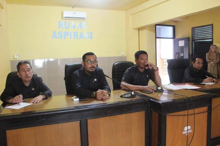 Pedagang Pasar Setam Mengadu ke DPRD
