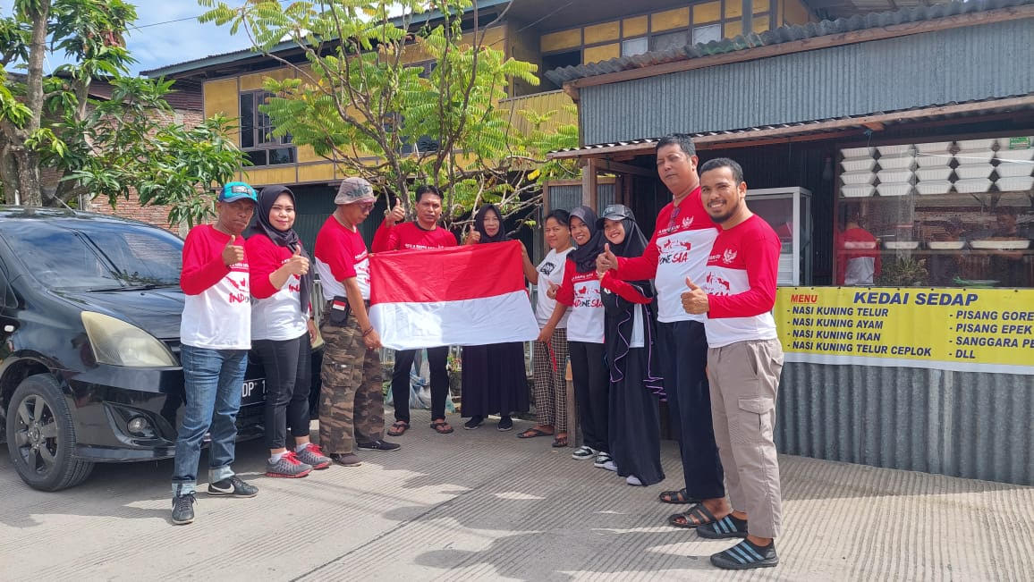 Pemkab Berbagi Bendera Merah Putih Gratis