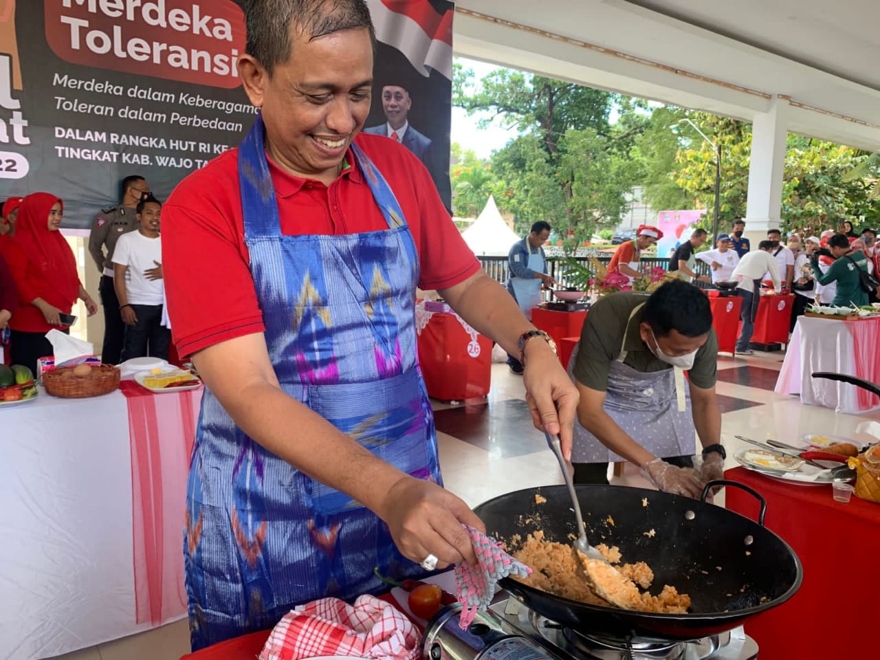 Amran Ikut Lomba Nasi Goreng