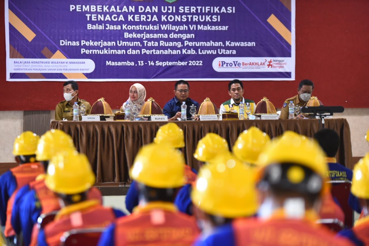Fauzi Buka Pelatihan Sertifikasi Jasa Konstruksi 100 Pekerja