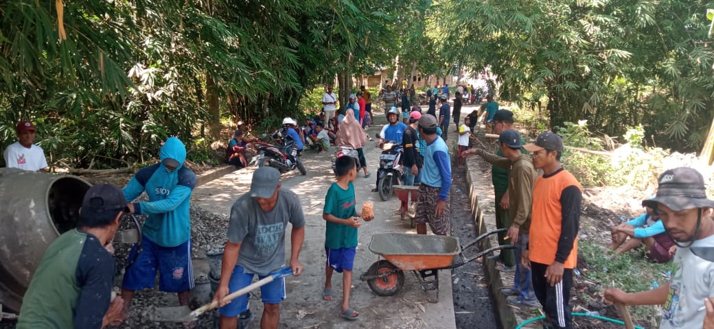 Dana Swadaya, Warga Perbaiki Jalan Tanpa APBD