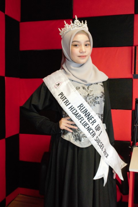 Hijab tak Menghalangi Berprestasi di Dunia Entertain