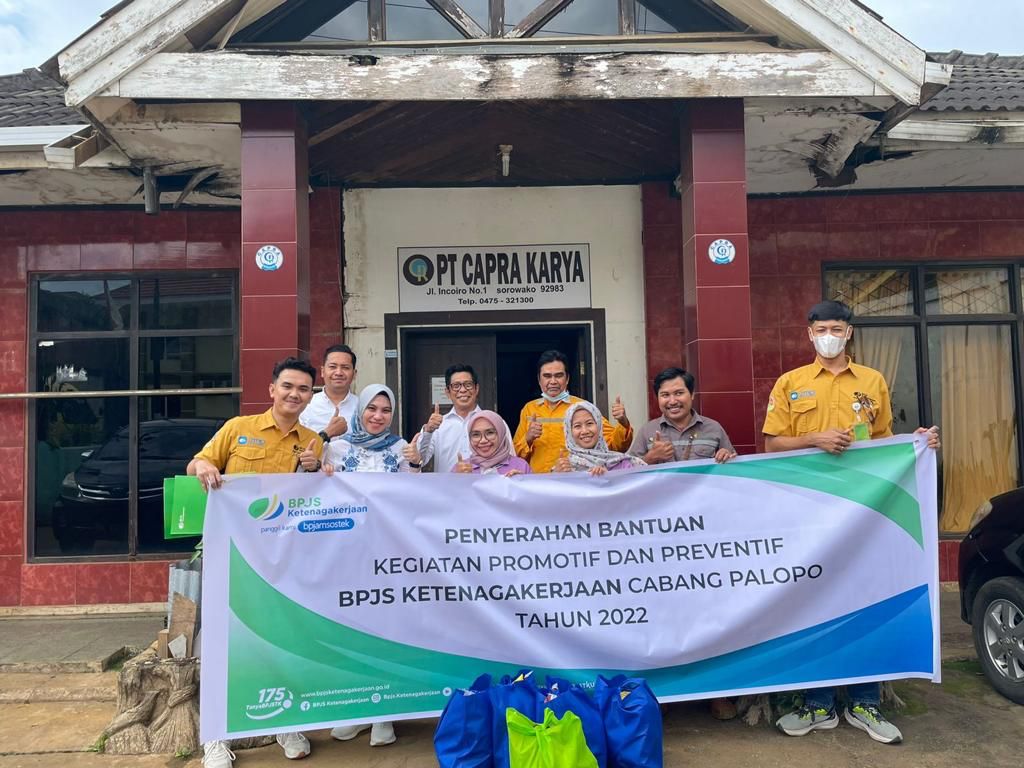 Peringati Harpelnas, BPJamsostek Palopo Serahkan Paket Bahan Pokok dan APD