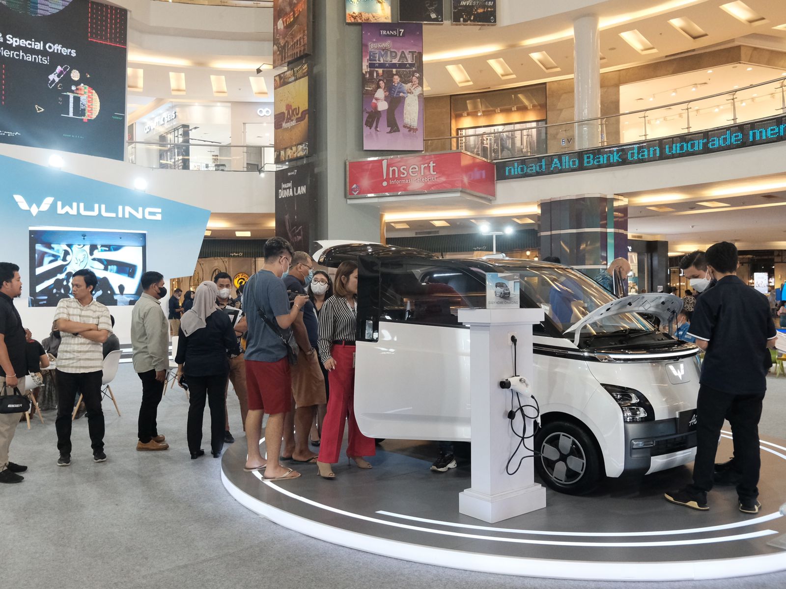 Wuling Resmi Perkenalkan Air ev, Kendaraan Listrik Pertamanya di Makassar