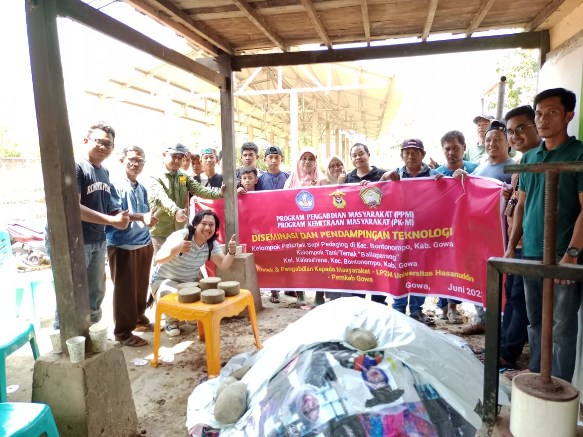 Tim LP2M Unhas Gelar Pelatihan Produksi Kompos dan Pakan Suplemen Sapi di Gowa