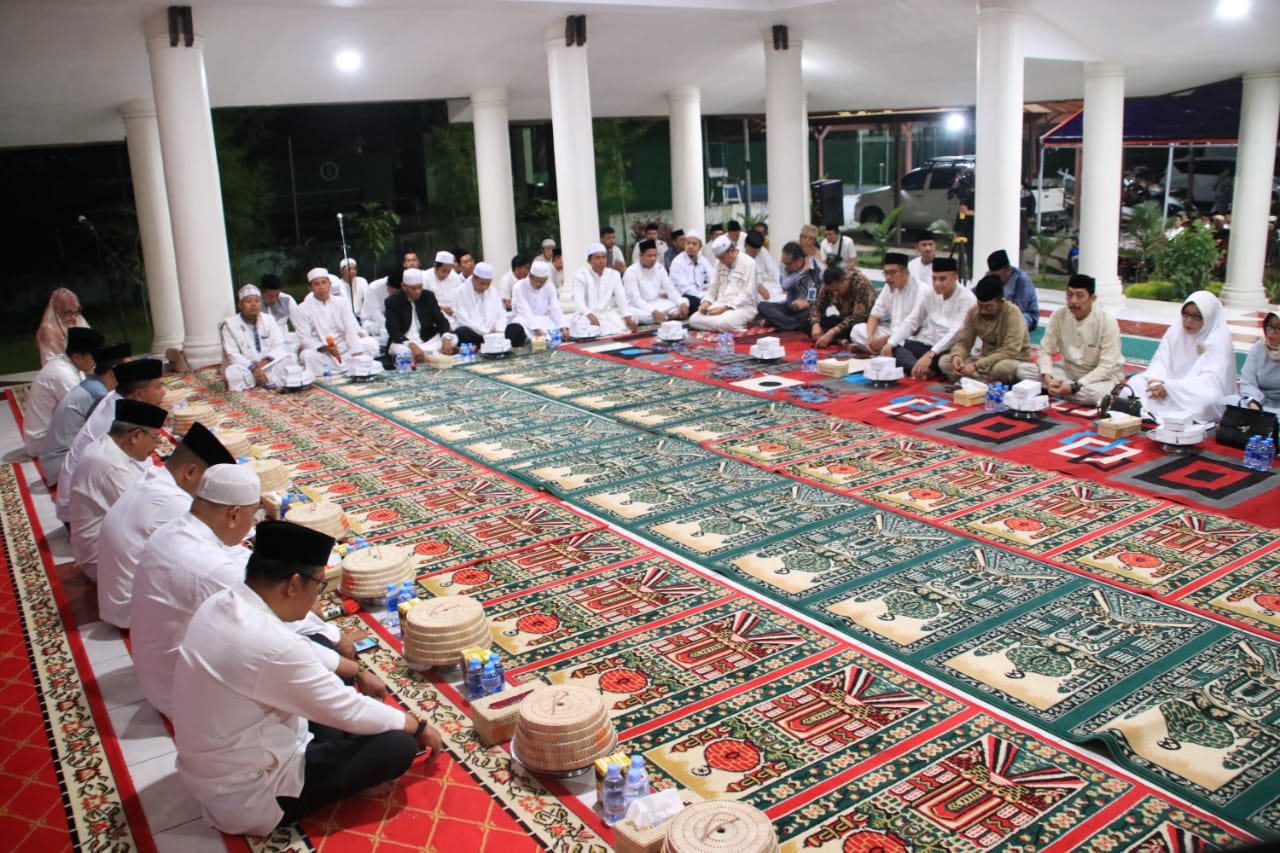 Ratusan Warga Ikut Zikir dan Doa Bersama