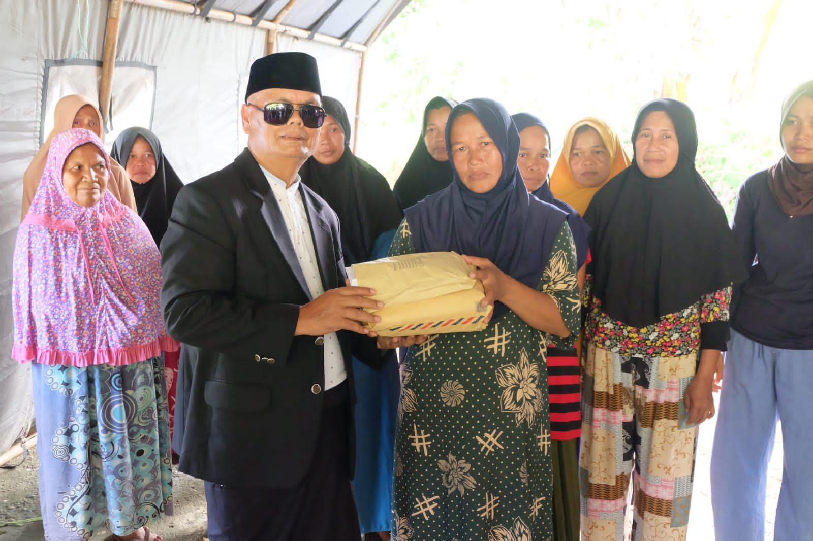 MB Serahkan Bantuan Korban Bencana Rp160 Juta