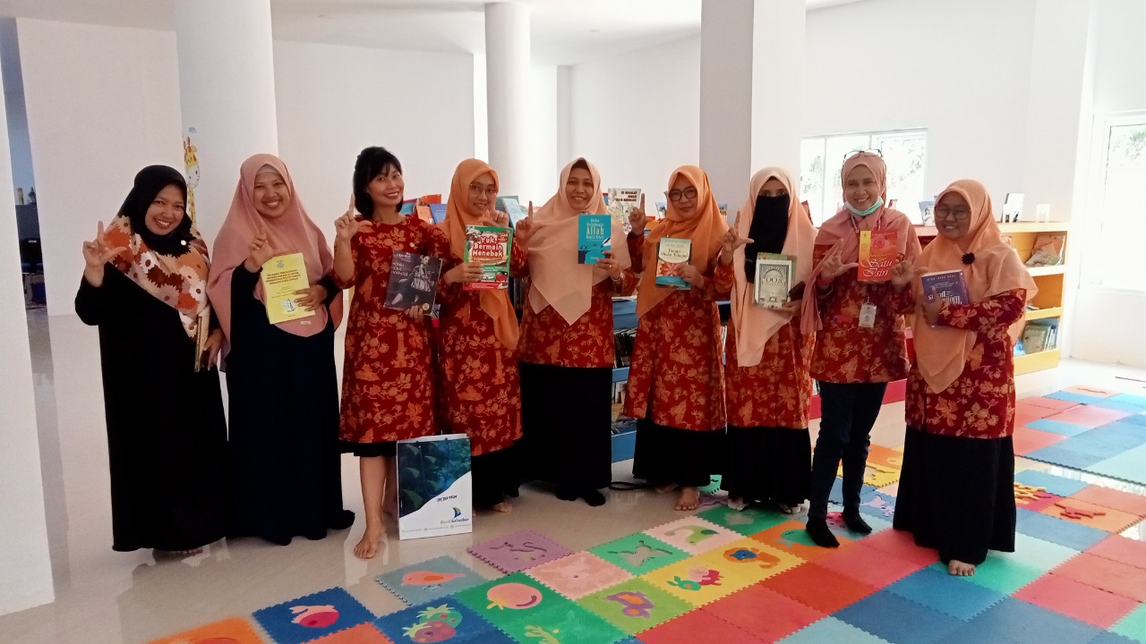 DWP Inspektorat Donasi Buku ke Perpustakaan