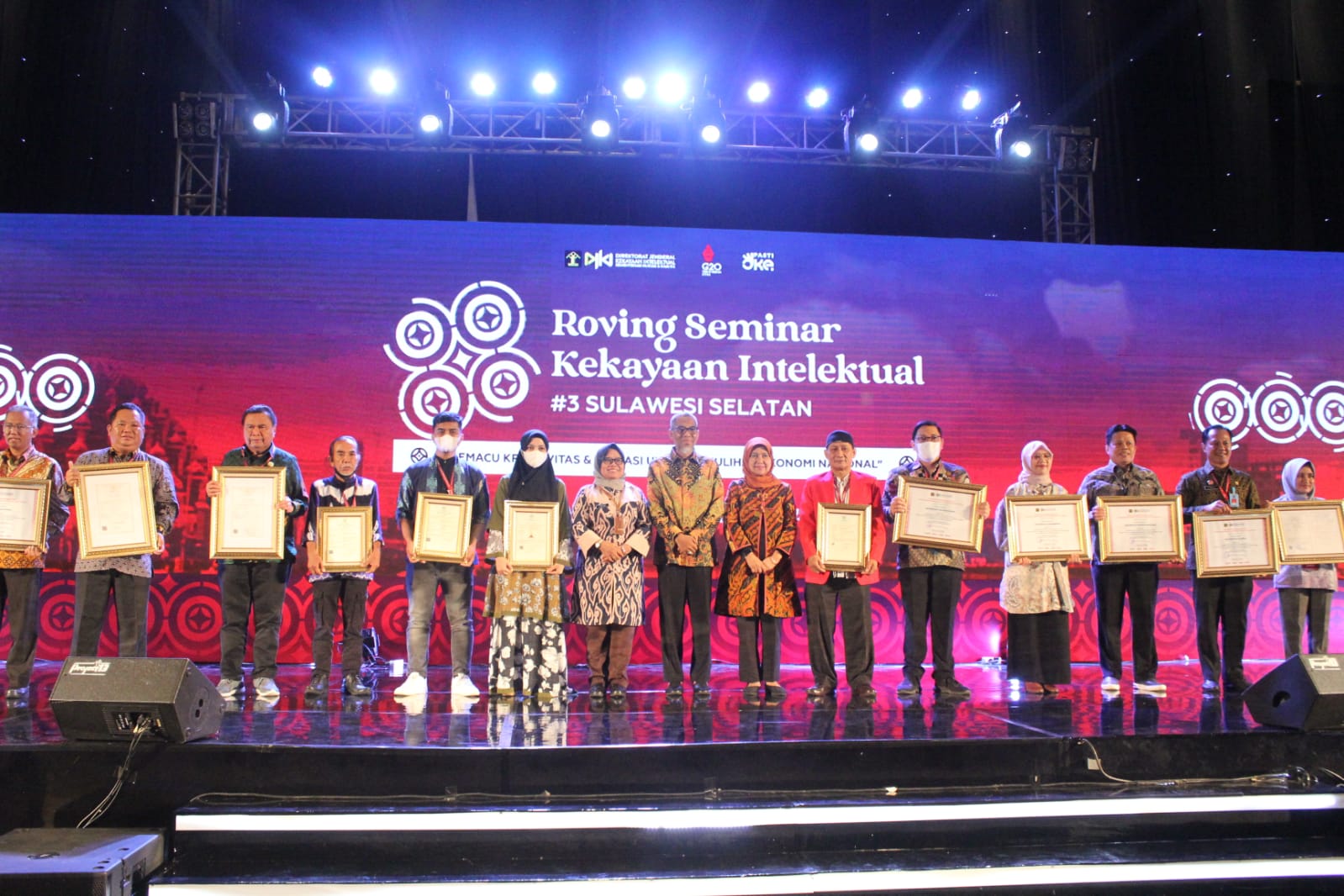 Lutim Terima 10 Sertifikat Pengakuan Hak Merek