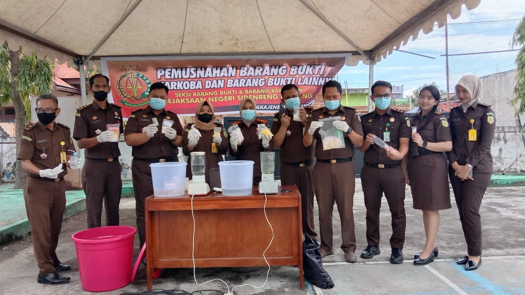 Kejari Blender 584 Gram Sabu dan 995 Butir Obat
