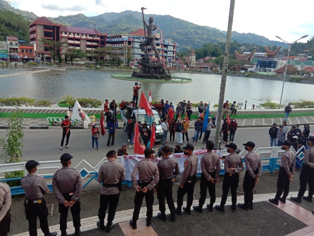 Sehari DPRD Tator Didemo Dua Kali