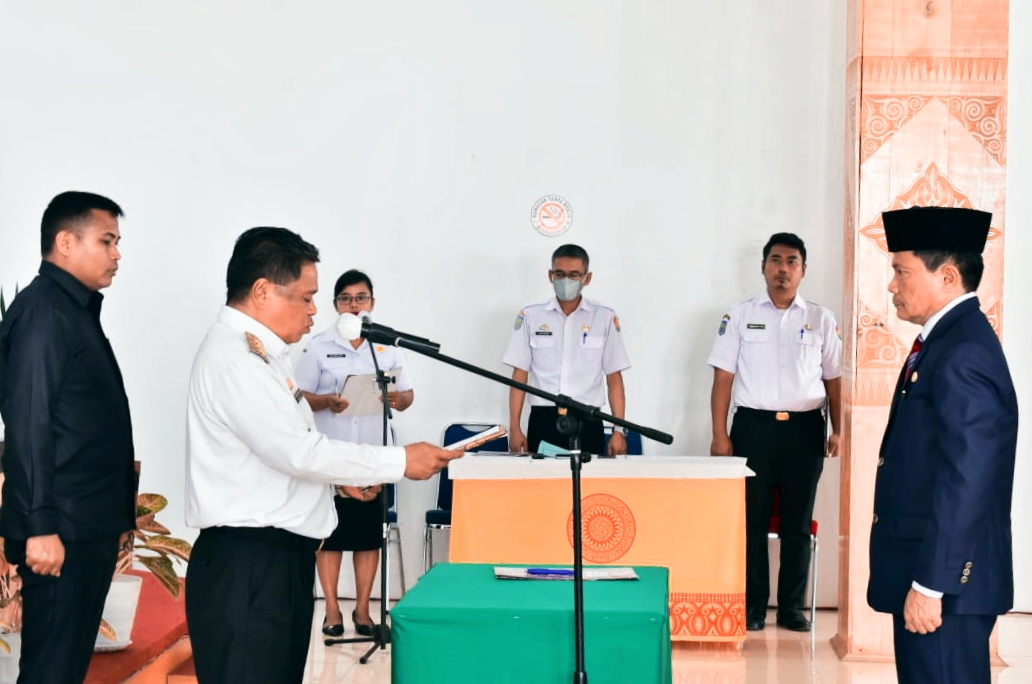 Salvius Pasang Resmi Jabat Sekkab