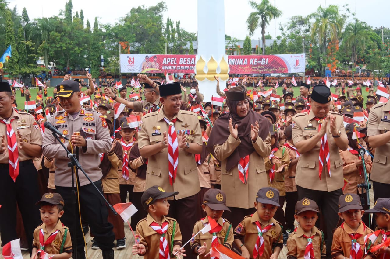 Amran Pimpin Apel Besar Hari Pramuka