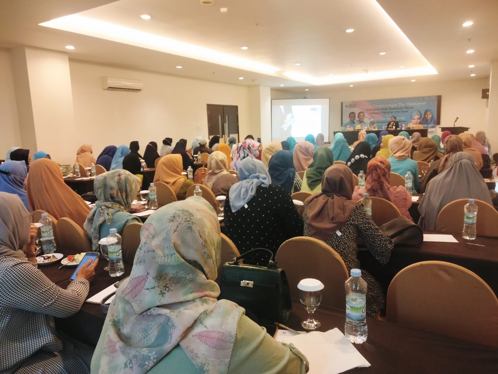 Ratih Hipnotis Perempuan Gelora Sulsel