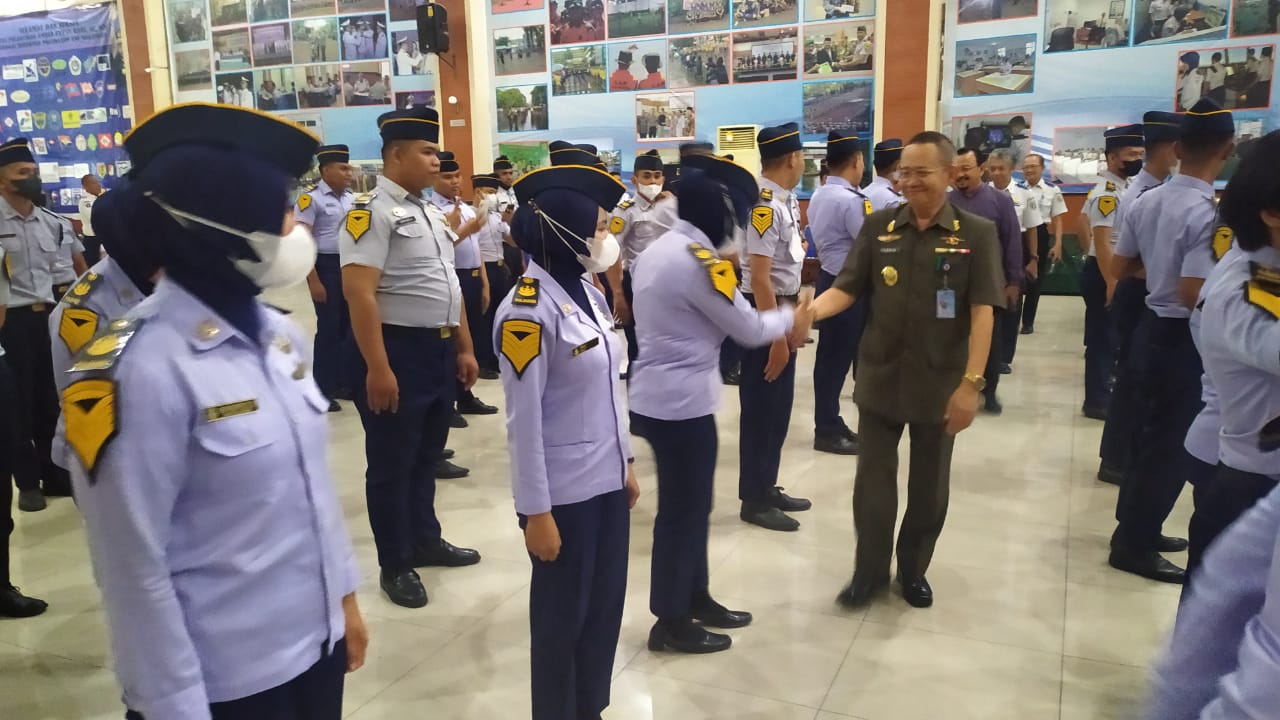 117 Taruna Taruni Polimarim AMI Ujian Karya Ilmiah Terapan