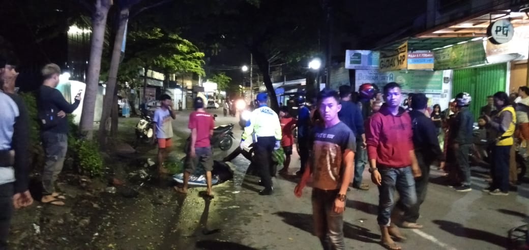 Dua Penyapu Jalan Tewas  Ditabrak Mobil di Subuh Hari
