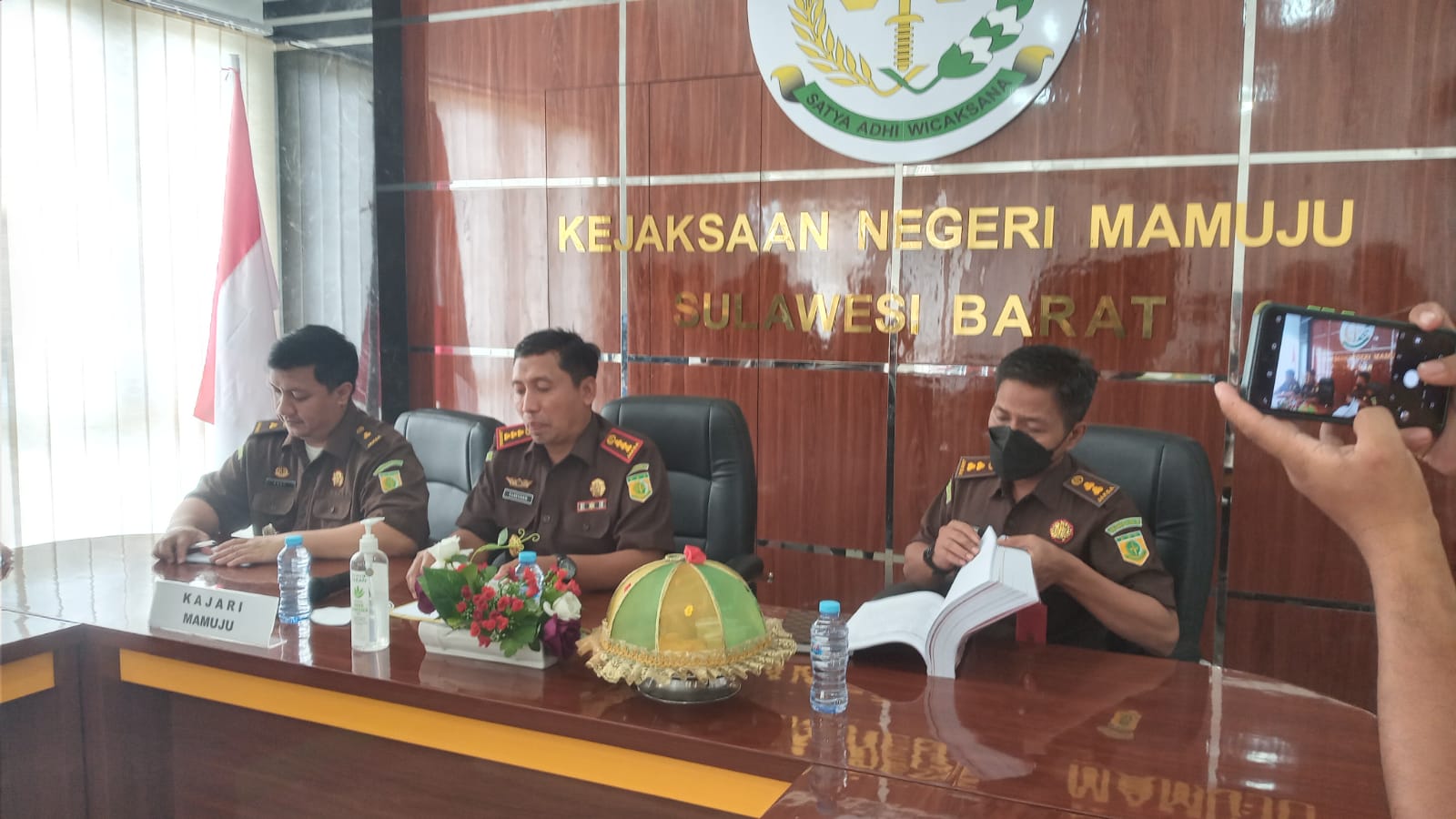 Anggota DPRD Sulbar dan  Mantan Kadishut Tersangka