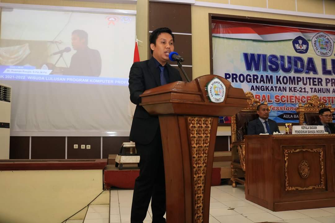 Dosen Unkhair Asal Pinrang Sampaikan Orasi Ilmiah di Wisuda GSI Ternate