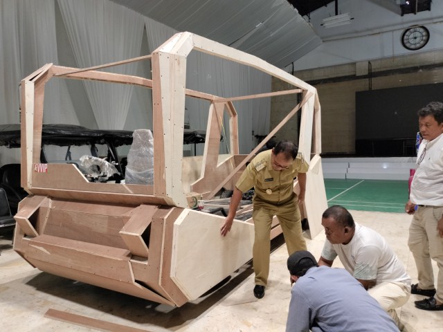 Mobil Listrik Co’mo  Dilengkapi VR Longwis