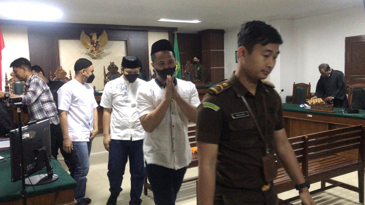 Hakim Heran Terdakwa Tembak Korban Pakai Tangan Kiri