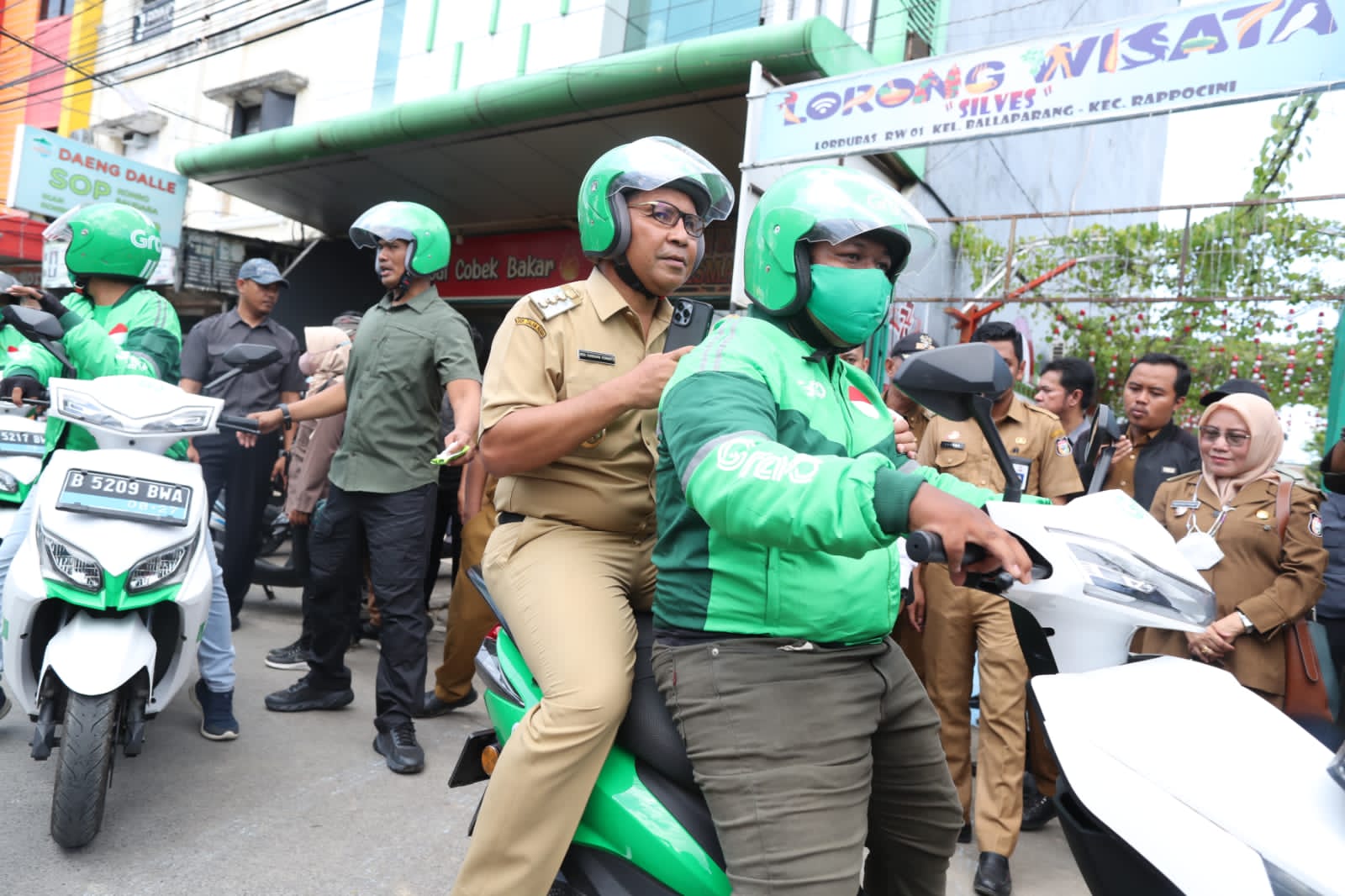 Datangi Empat Lokasi Lorong Wisata, Danny Naik Ojol