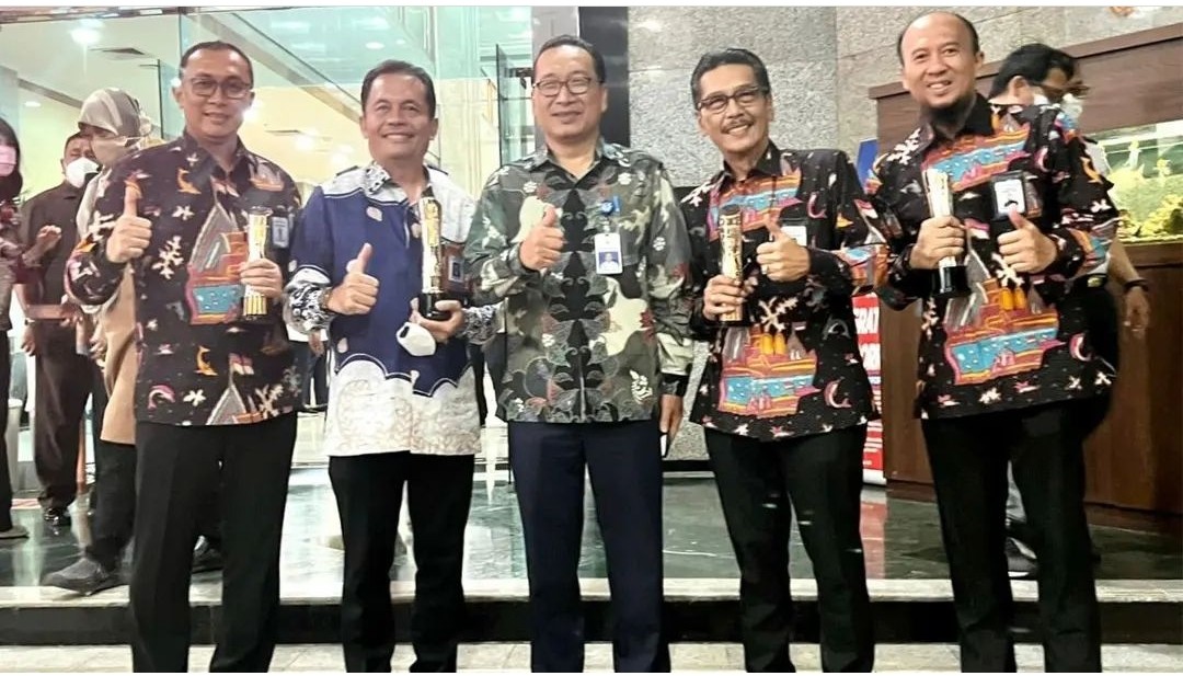DLU Kembali Raih Penghargaan Terbaik Layanan Publik dari Kementerian Perhubungan RI
