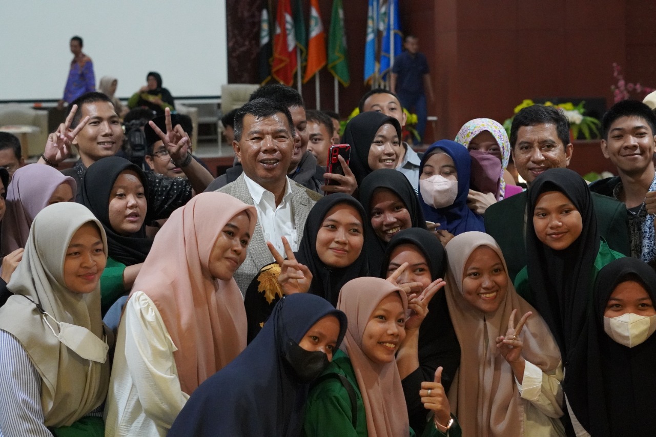 Andi Utta:  Mahasiswa Jangan Hanya Mau Jadi ASN