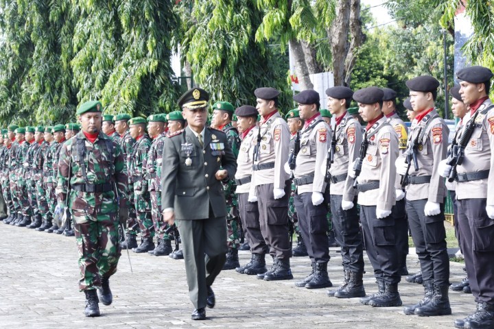 Bupati dan Kapolres Upacara di Makodim