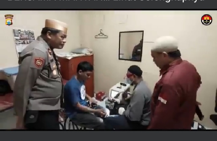 Polsek Manggala Diserbu Warga Bertatto