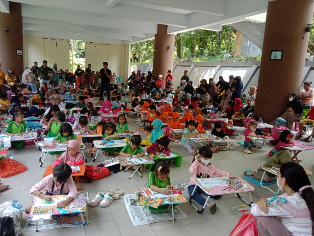 405 Murid Meriahkan Lomba Mewarnai