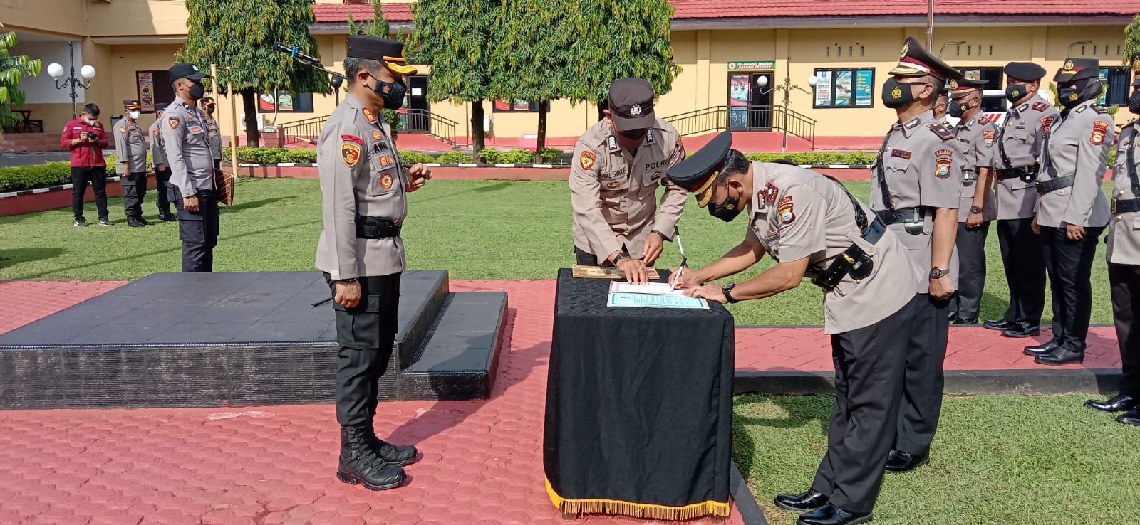 Lima Pejabat Polres Maros Bergeser