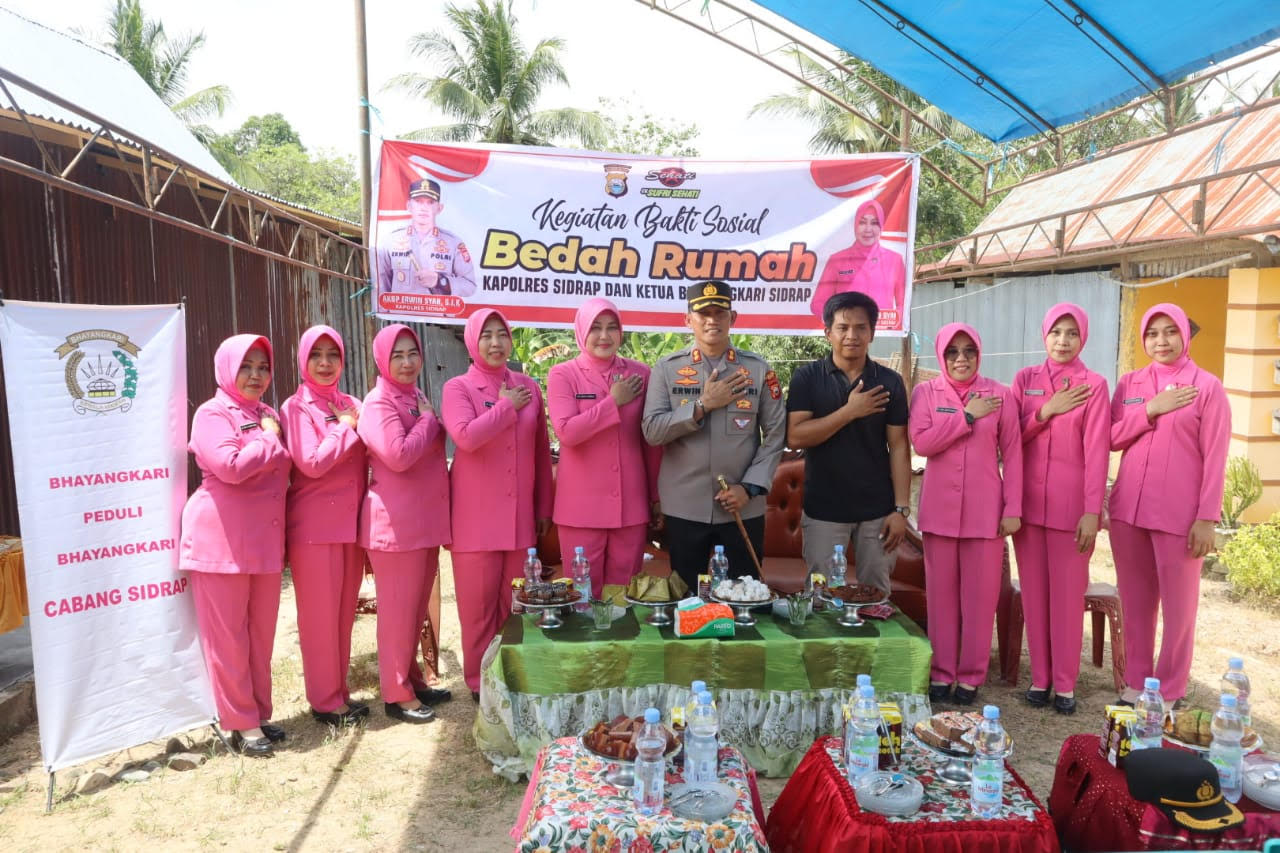 Kapolres Bedah Rumah Warga Dhuafa