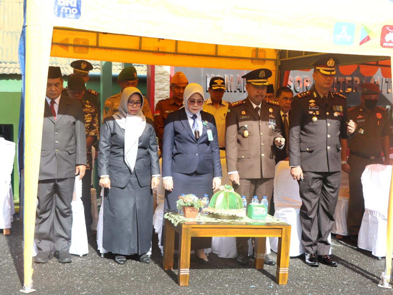 Nasi Tumpeng Kapolres di HUT TNI