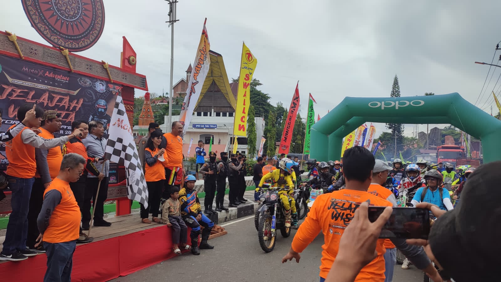 Theo Lepas Ribuan Rider One Day Trail