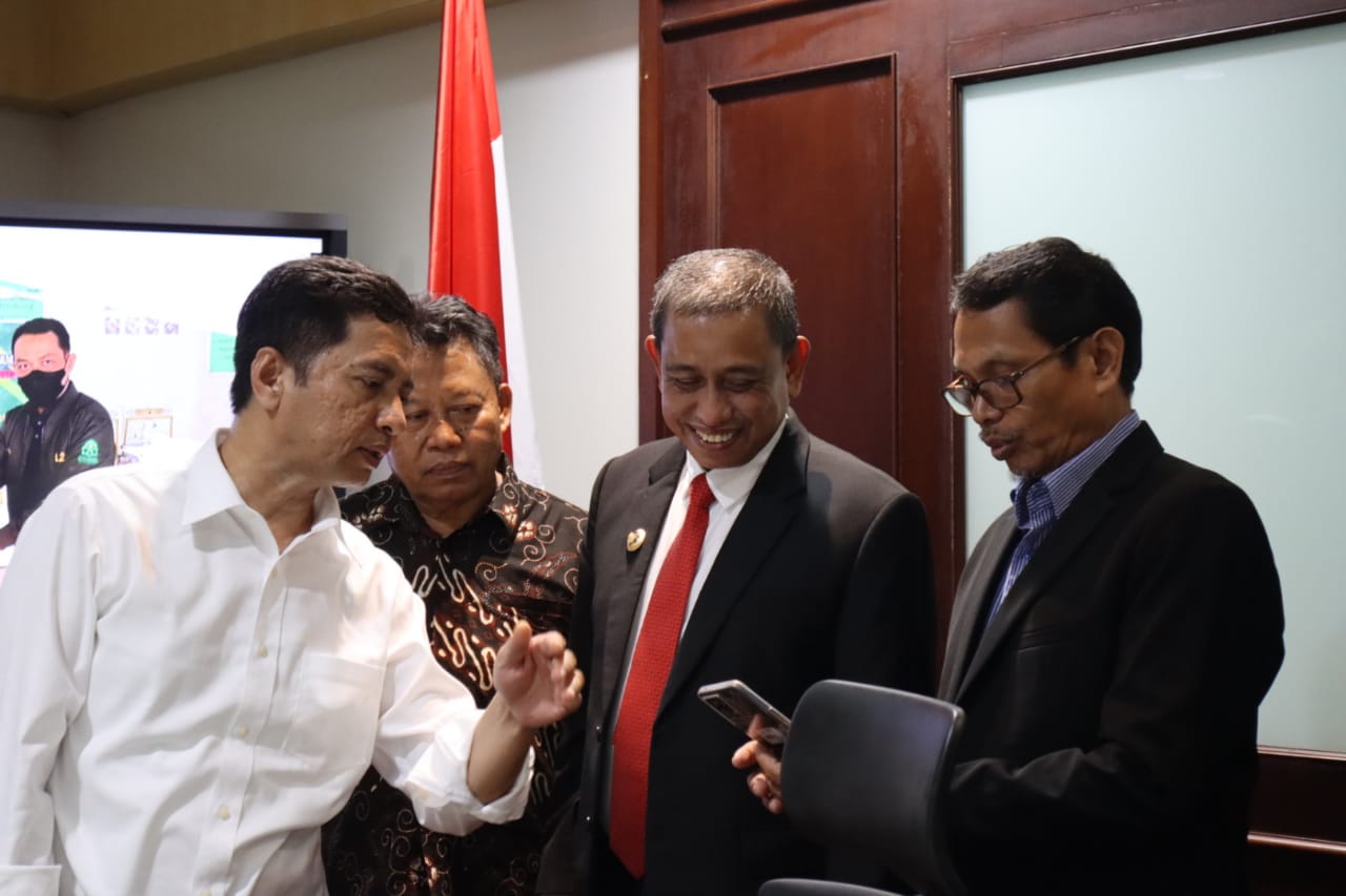 Putra Tanasitolo Jadi Guru Besar UIN