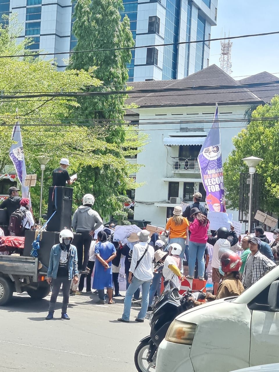 Tak Disiapkan Lokasi,  Penjual Cakar Tolak Pindah