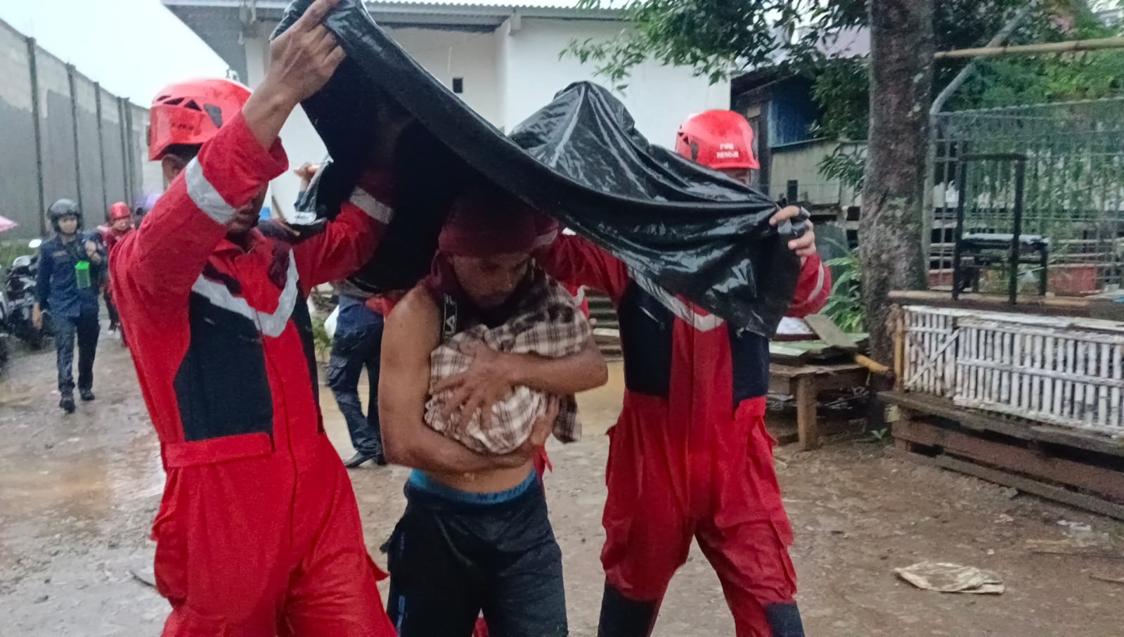 Gubernur Pimpin Pasukan  Kesiapsiagaan Penanganan Bencana