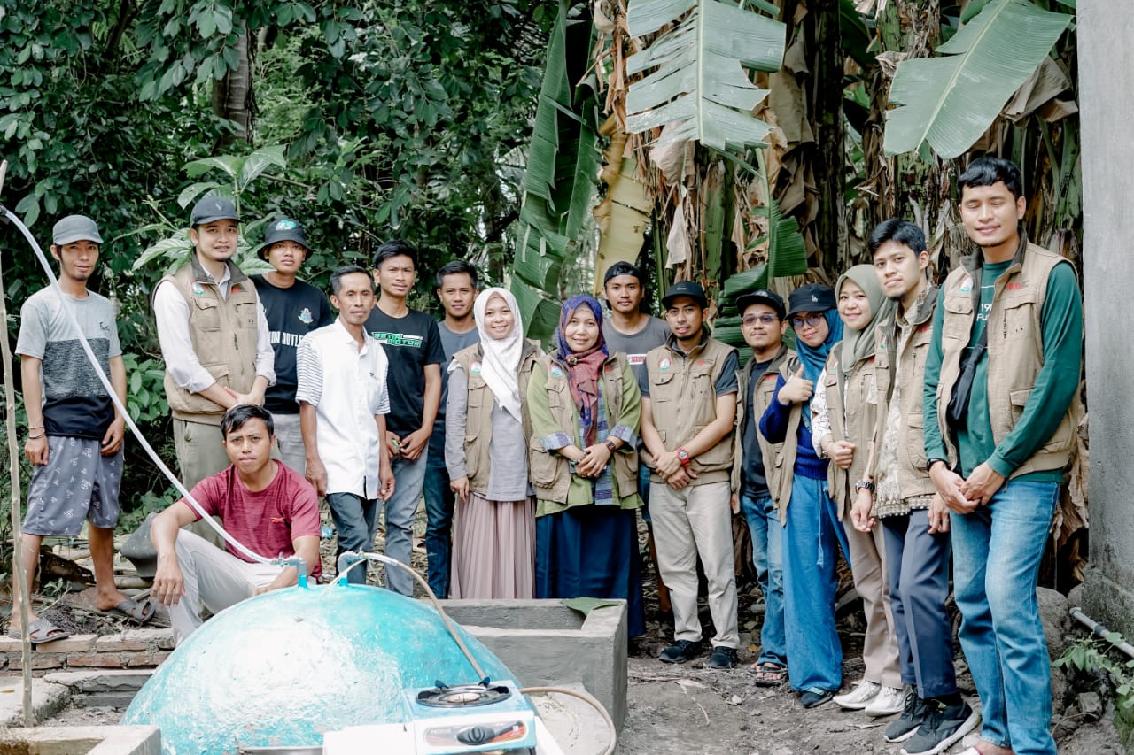 Tim Dosen AK-Manufaktur Buat Reaktor Biogas Berbasis IoT