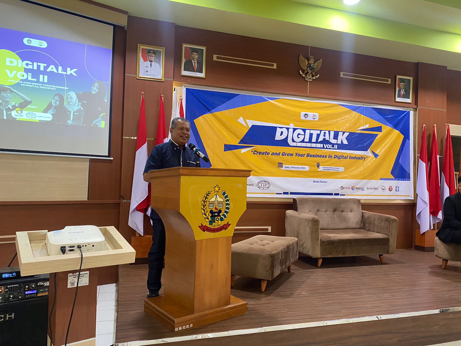 Mahasiswa Bisdig UNM Diajak Melek Bisnis di Digitalk Volume II