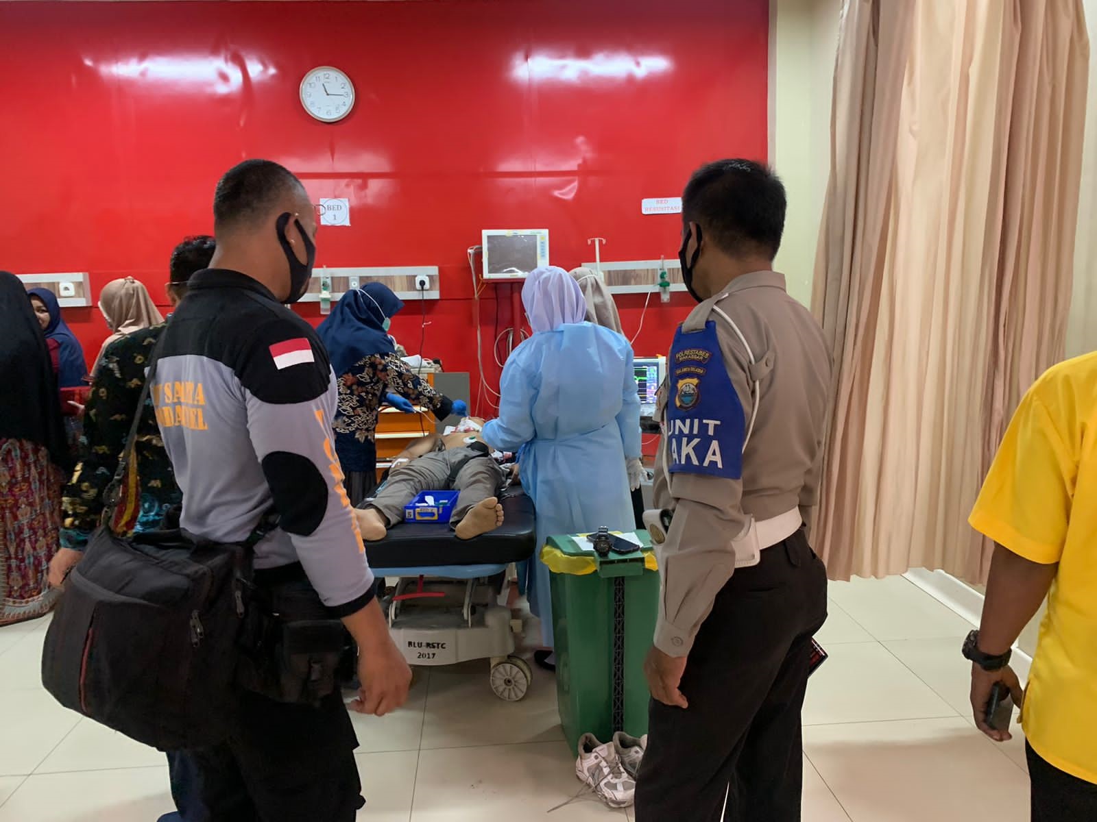 Pengendara Motor Tabrak Tiang Pagar