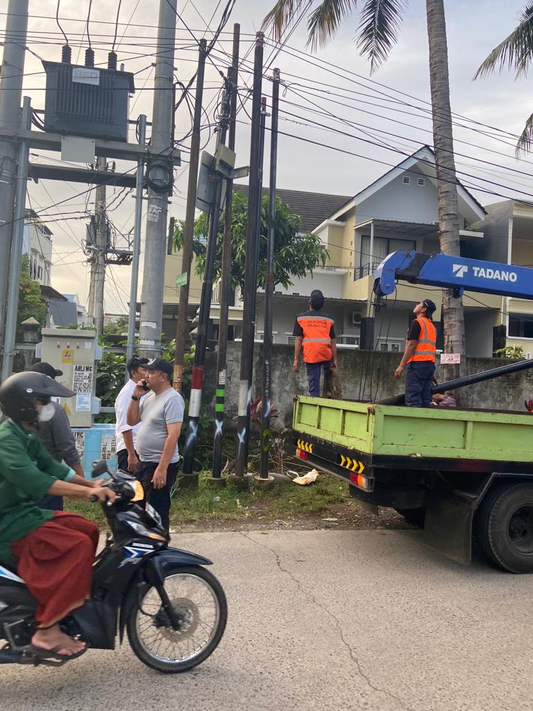 Tiang Kabel Optik tak Berizin Direspon Camat